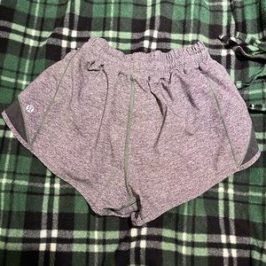 Lululemon Hotty Hot 2.5” Shorts